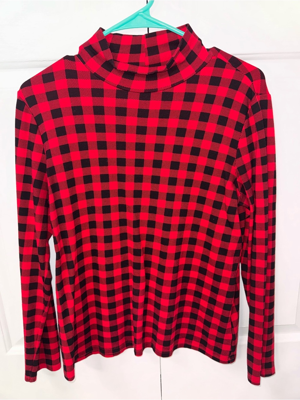 Croft & Barrow Women’s Medium Red Black Buffalo Plaid Turtleneck Top 100% Cotton